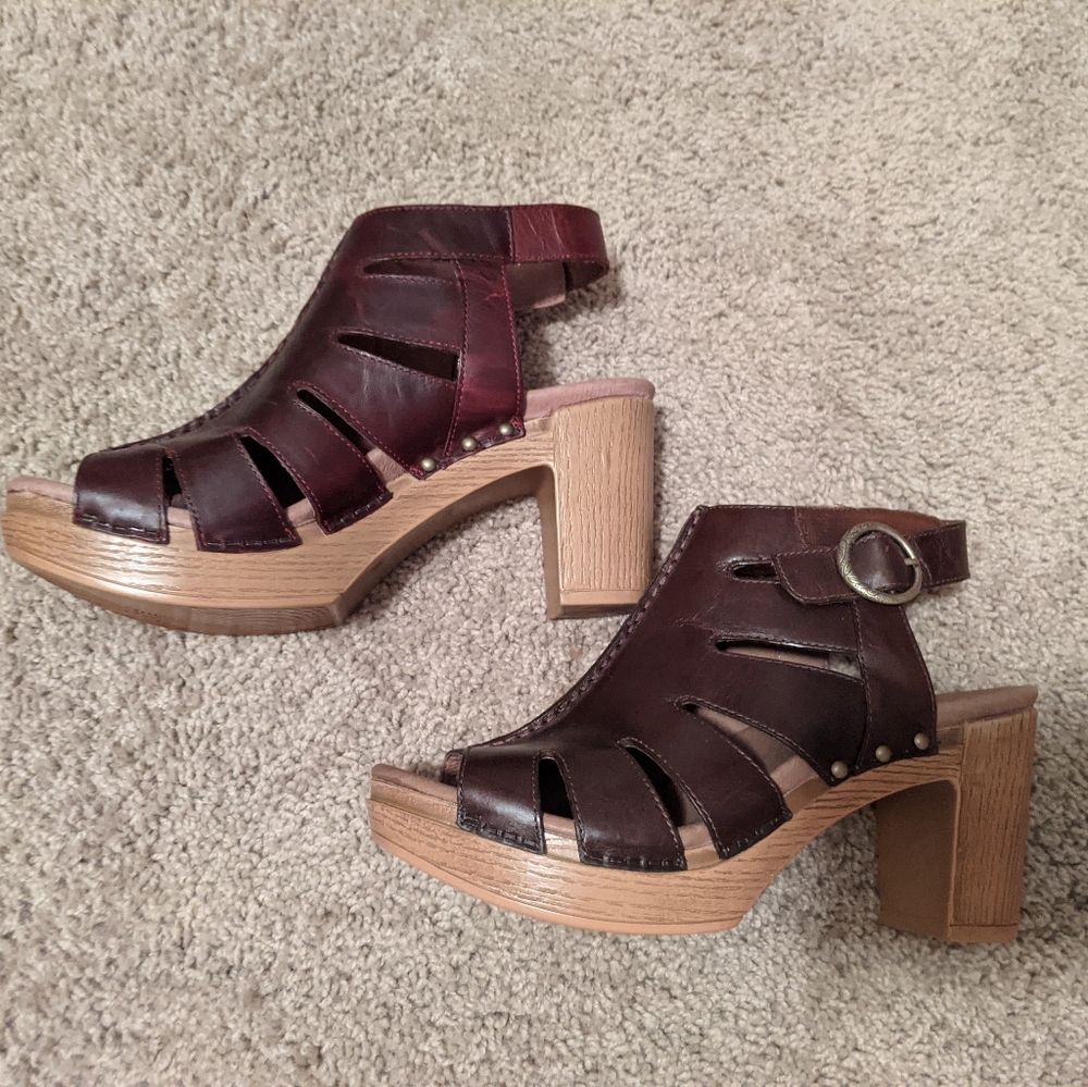 Dansko size 38 leather sandals